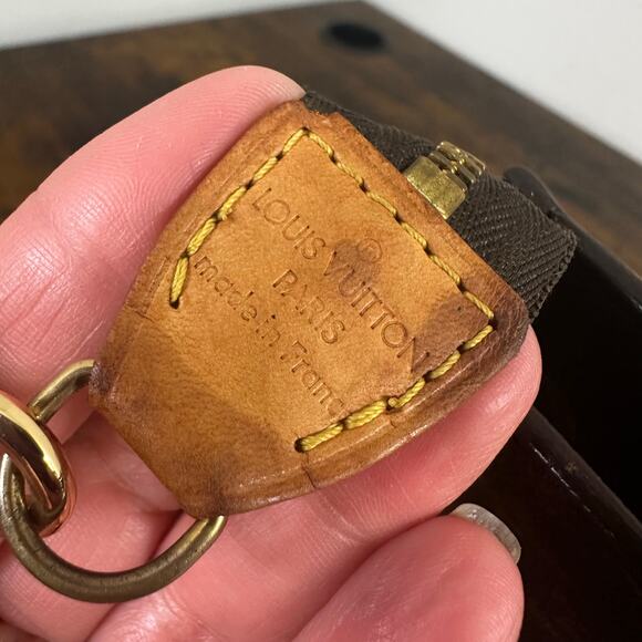 Louis Vuitton Monogram Bucket Accessories Pochette Bag - Picture 4 of 11
